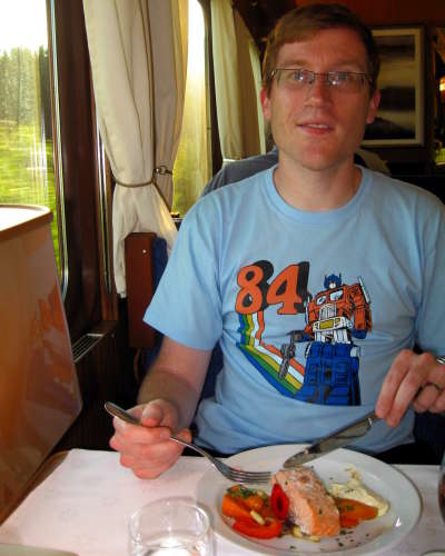 [Jag �ter i restaurangvagnen ombord p� Unionsexpressen]