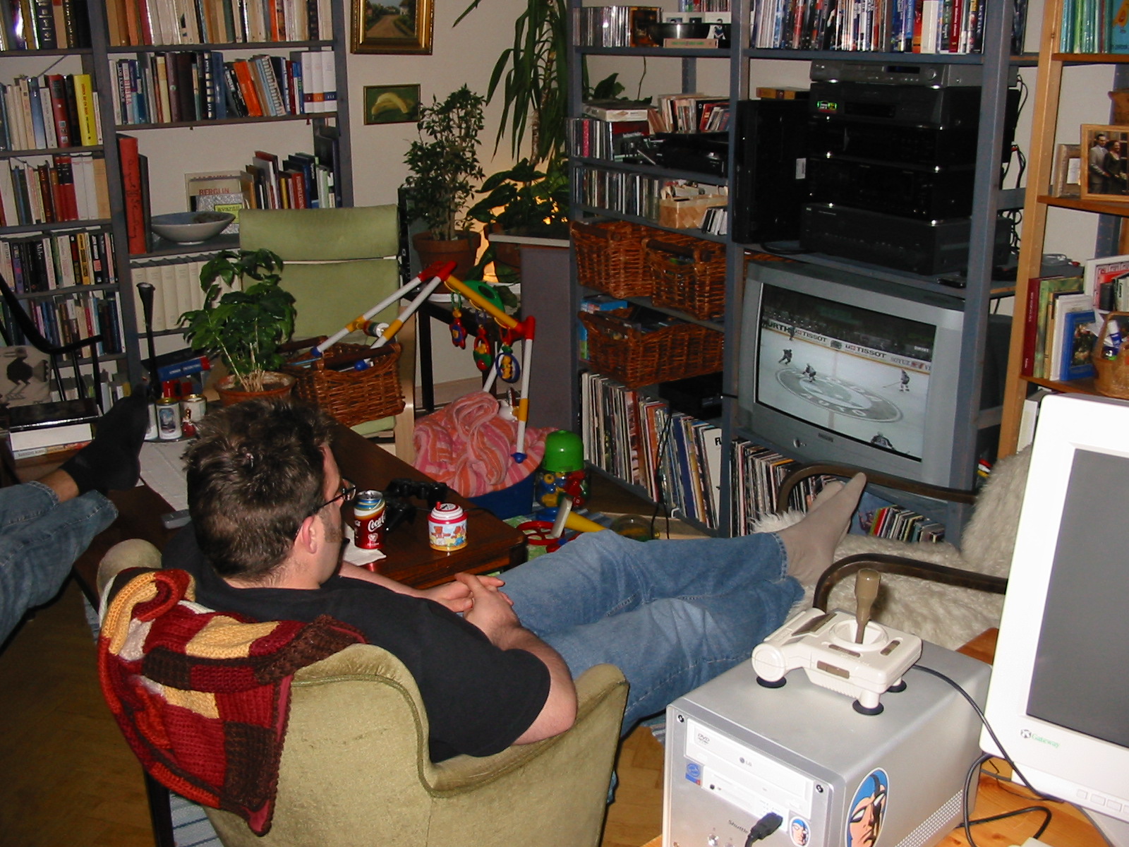 [Och det gick ju bra. LAN:et tar en tillfllig ishockeypaus.]