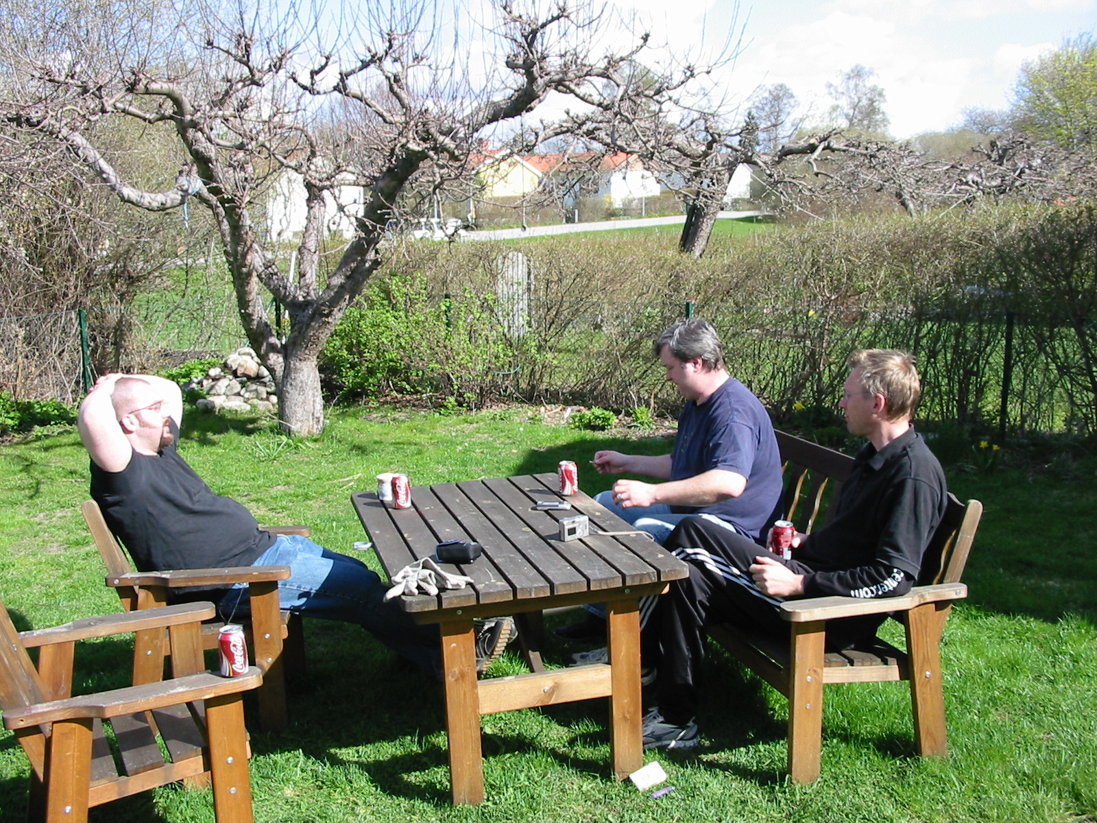 [Frukost i solen dagen efter. Alla verlevde.   (7/8)]