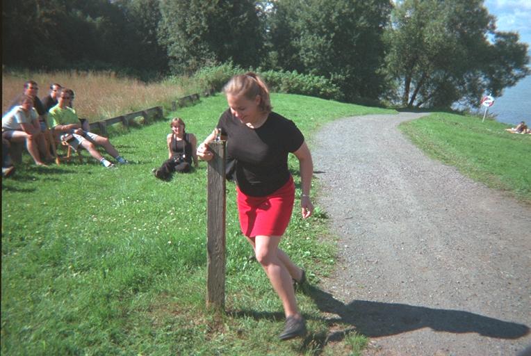 Lrdag; Helena Ottosson cirklar runt